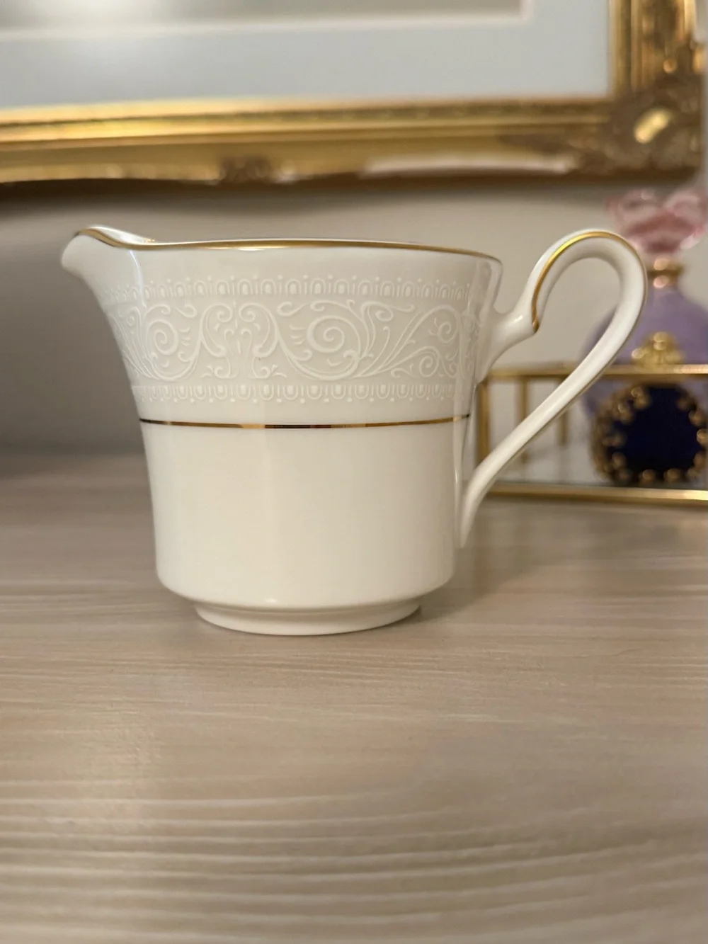 N/A elegant cream
